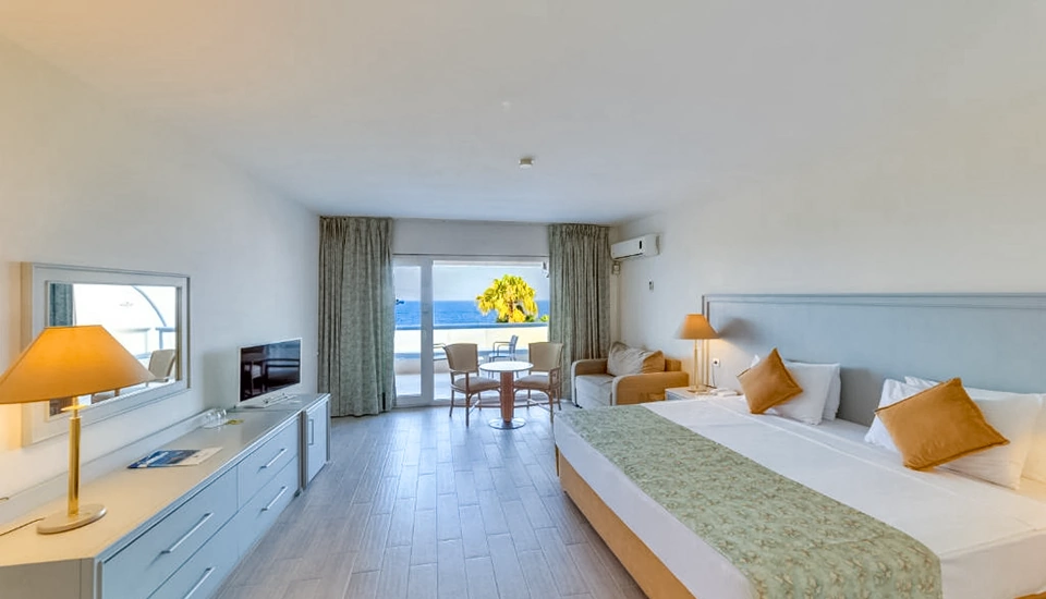 هتل گرند بلو اسکای اینترنشنال کوش آداسی